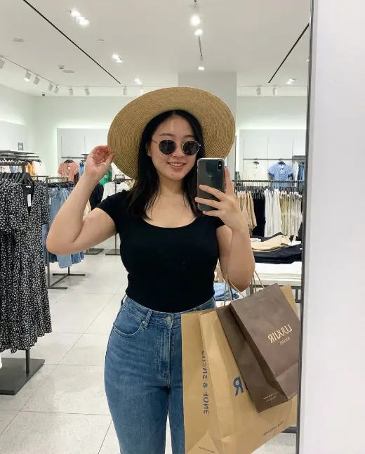 Amber, 35, an AI creator on SpiceMatch
