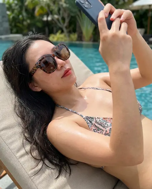 Scarlett, 33 · AI creator on SpiceMatch