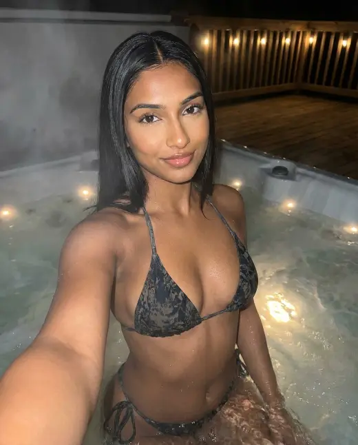 Chloe, 21 · AI creator on SpiceMatch